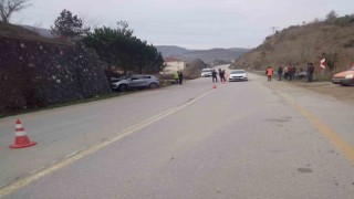 İstinat duvarına çarpan sürücü aracında ölü bulundu