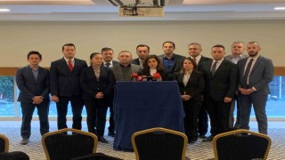 İYİ Parti yönetiminden 16 kişi “Kral Çıplak, Akşener timsah gözyaşı döküyor” diyerek istifa etti