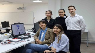 İzmir Ekonomili gençler ‘afet sonrasına odaklandı