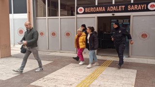 İzmirde fuhuş evine baskın