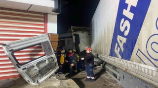 İzmirdeki feci kazada ölü sayısı 3e yükseldi, 11 kişi yaralandı
