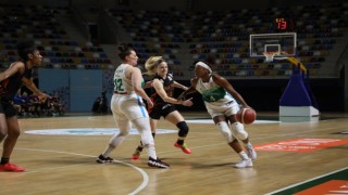 İzmit Belediyespor, Tarsusu 93-80 mağlup etti
