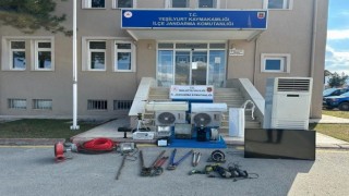 Jandarma 3 ayrı hırsızlık olayının şüphelilerini yakaladı