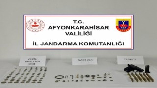 Jandarma yüzlerce tarihi eser ele geçirdi