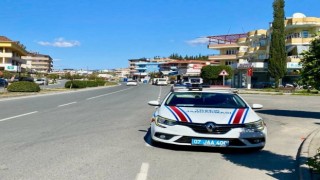 Jandarmadan hız sınırını aşan 67 araca 200 bin 705 lira para cezası