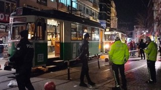 Kadıköyde feci ölüm: Torununu kurtarmak isterken tramvayın altında kaldı