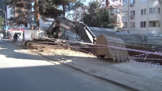 Kadıköyde önlem alınmayan inşaat alanı tehlike saçıyor