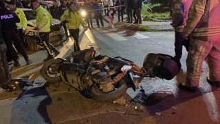 Kağıthanede kontrolden çıkan otomobil, park halindeki araçlara çarptı: 2 yaralı