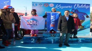 Kar Fırtınaları Valilik Kupasında şampiyonlar belli oldu