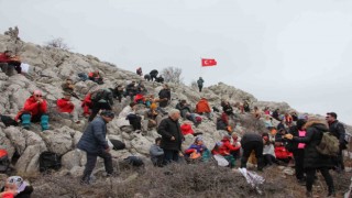 Kar şenliğinde dağda kar bulamadılar