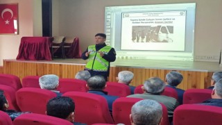 Karacasuda okul servis şoförleri ve rehber personeller bilgilendirildi