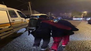 Karsta yangında mahur kalan 4 kişi kurtarıldı