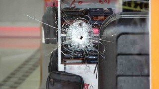 Kartalda silahlı gençler sağa sola ateş açtı