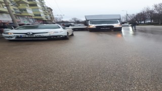 Kastamonuda kamyonet ile otomobil çarpıştı: 1 yaralı