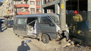 Kavşakta çarpıştılar 3 yaralı