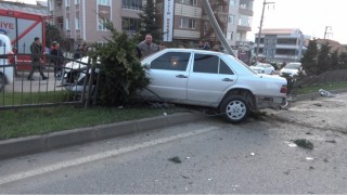 Kaza yapan otomobil hurdaya döndü, sürücü kayıplara karıştı