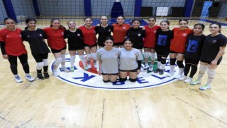 Kepezin voleybol jenerasyonu parlıyor