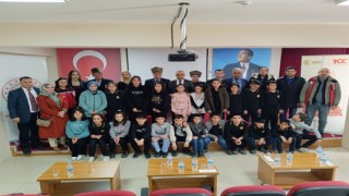 Kıbrıs gazileri öğrencilerle bir araya geldi