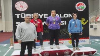 Kır çiçekleri, 7 Türkiye derecesi ile Mersine döndü