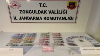 Kıraathanede kumar ve alkol operasyonu