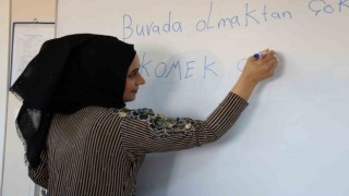KO-MEKte Türkçe öğreniyorlar