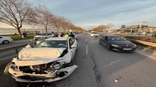 Kocaelide üç otomobil zincirleme kazaya karıştı: 4 yaralı