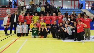 Konyaaltı yarı finalde