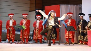Kurtuluş etkinlikleri kapsamında mehteran takımı konser verdi