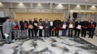 Kütahya Belediyesi kente değer katan sanatçıları ödüllendirdi