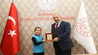 Kütahyada afiş ve hikaye yarışmalarında dereceye giren öğrenciler ödüllendirildi