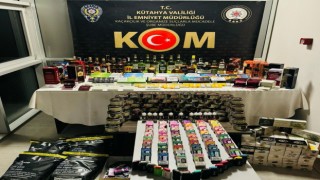 Kütahyada sosyal medya üzerinden elektronik sigara ve kaçak emtia satışı yapan şahıs yakalandı
