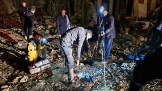 Kuyuya düşen çocuğu itfaiye ekipleri kurtardı
