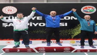 Lüleburgazlı sporcu gülle atmada Türkiye şampiyonu oldu