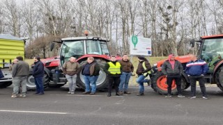 Macaristan ve Polonyada çiftçilerden Ukrayna sınırında protesto