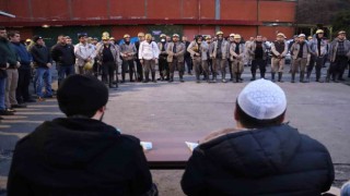Maden işçileri deprem felaketinde hayatını kaybedenleri dualarla andı