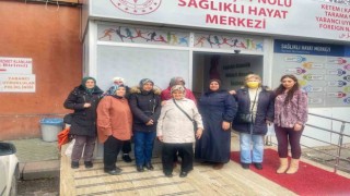 Mahallesindeki kadınlara 5 yıldır sağlık taraması yaptırıyor