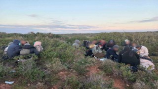 Makilik alan içerisine gizlenmiş düzensiz göçmenleri insansız hava aracı buldu