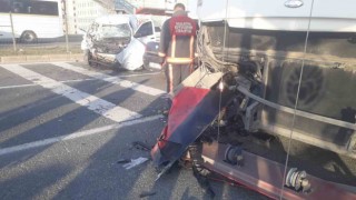 Malatyada hafif ticari araç trambüsle çarpıştı: 1 ölü, 2 yaralı