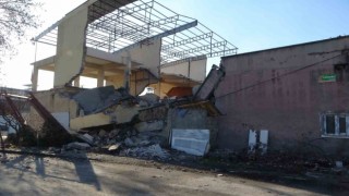 Malatyada sanayi sitesinde 6 dükkanın bulunduğu blok çöktü
