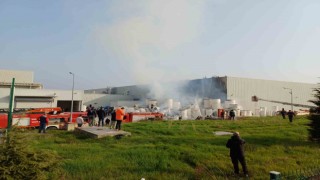 Manisa OSBdeki İpek kağıt fabrikasında çıkan yangın söndürüldü
