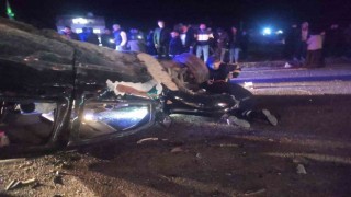 Mardinde hafif ticari araç ile otomobil çarpıştı: 4 yaralı