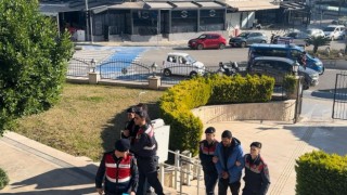 Marmariste işyerini silahla basan iki şüpheli tutuklandı
