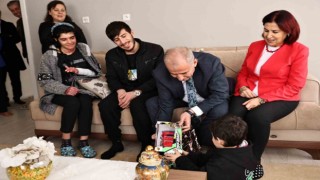 Masal bebeğin ailesine Başkan Zolan sahip çıktı