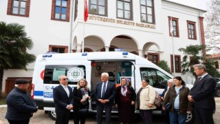 Merhum Özbay ailesinden Büyükşehire hasta nakil ambulans bağışı