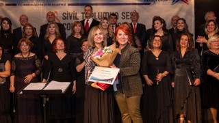 Mersin'de Sivil Toplum Sesi Çok Sesli Korosu Konser Verdi