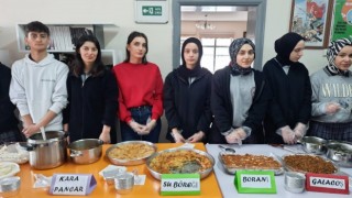 Meslek lisesi öğrencileri Bayburt lezzetlerini tanıttılar