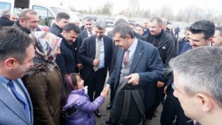 Milli Eğitim Bakanı Yusuf Tekin, mahalle muhtarları ile kahvaltıda araya geldi