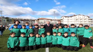 Minik futbolcular hünerlerini sergiledi
