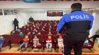 Minik öğrenciler polis ekiplerini tanımaya devam ediyor