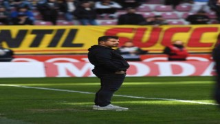 MKE Ankaragücü Teknik Direktörü Emre Belözoğlu, Kayserispor mağlubiyetinin ardından yaptığı açıklamada, Akşam başkanla konuşup, gereğini yapacağım dedi.